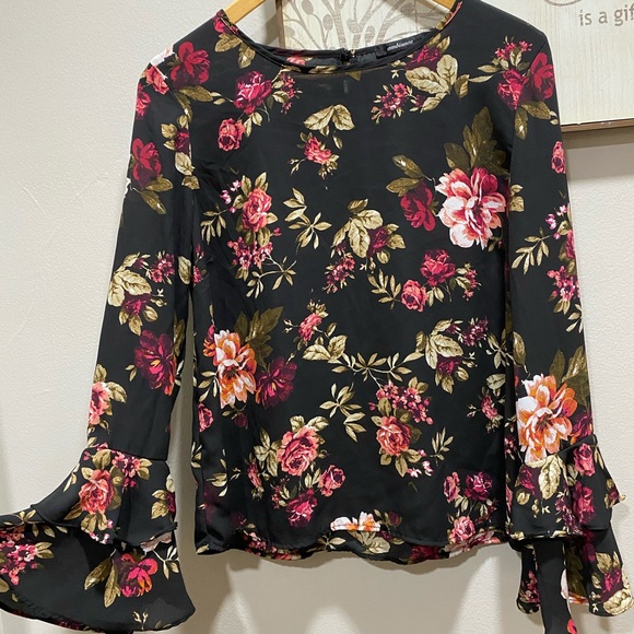 Ambiance Tops - Long Sleeve Blouse. Brand: Ambiance